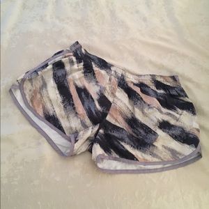 Tempo shorts size medium